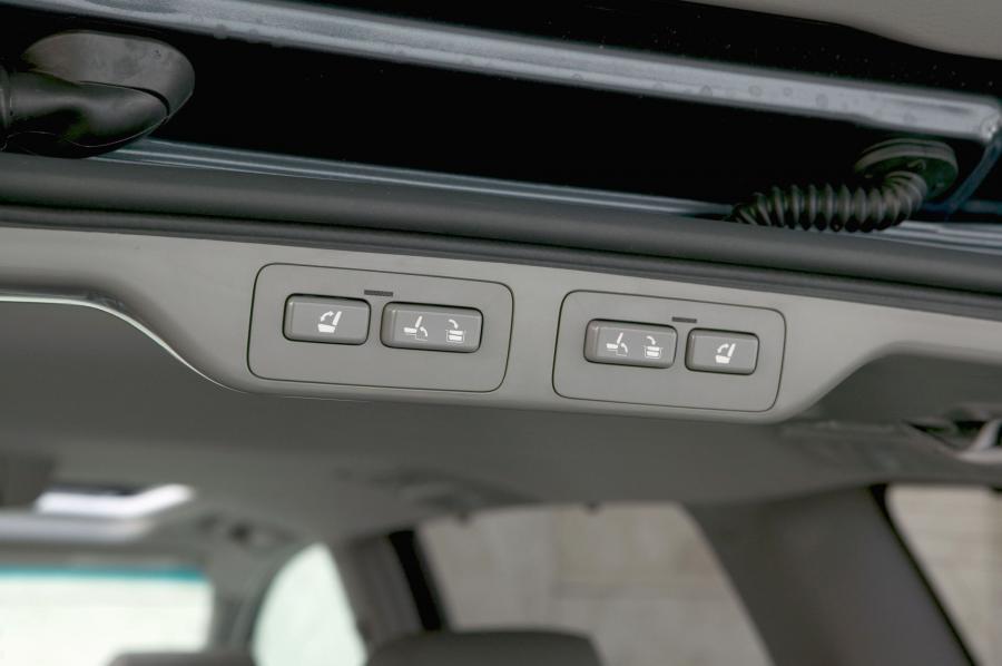  Toyota Sienna 2006 года  (фото 17 из 36)